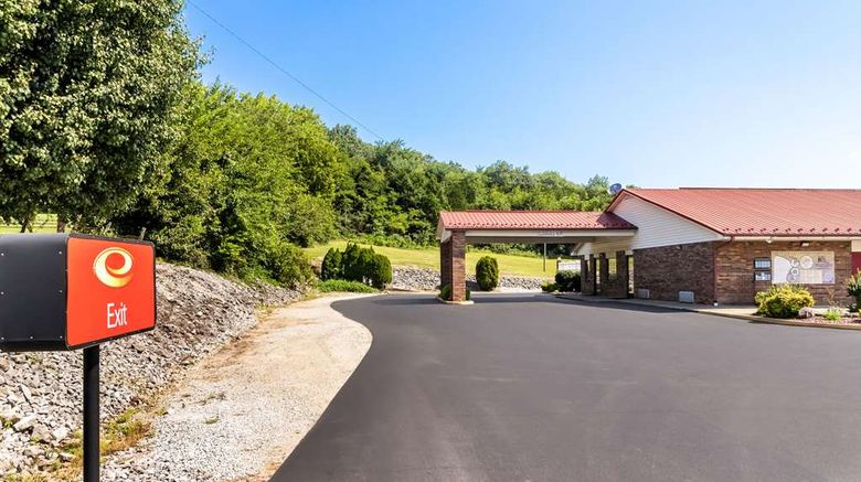 <b>Econo Lodge Russellville Exterior</b>. Images powered by <a href="https://iceportal.shijigroup.com/" title="IcePortal" target="_blank">IcePortal</a>.