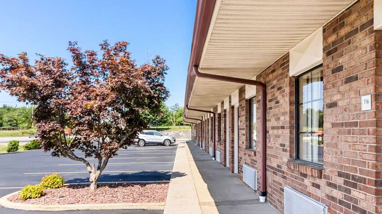 <b>Econo Lodge Russellville Exterior</b>. Images powered by <a href="https://iceportal.shijigroup.com/" title="IcePortal" target="_blank">IcePortal</a>.