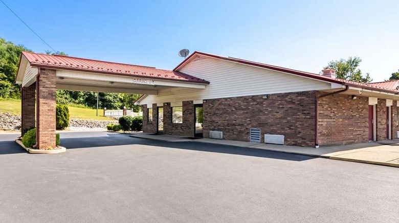 <b>Econo Lodge Russellville Exterior</b>. Images powered by <a href="https://iceportal.shijigroup.com/" title="IcePortal" target="_blank">IcePortal</a>.