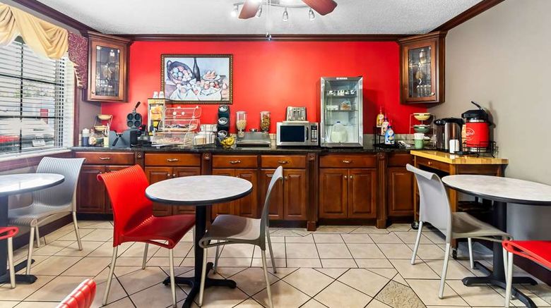 <b>Econo Lodge Russellville Restaurant</b>. Images powered by <a href="https://iceportal.shijigroup.com/" title="IcePortal" target="_blank">IcePortal</a>.