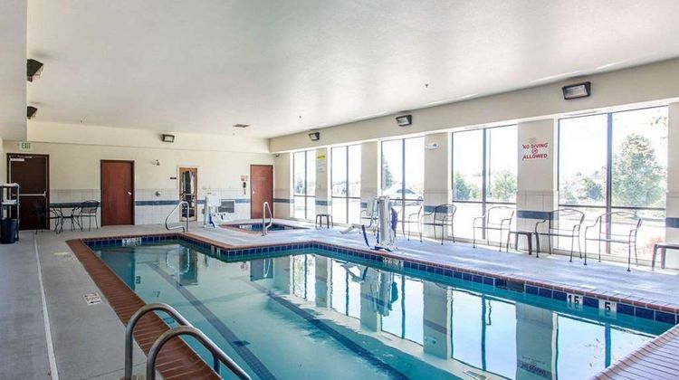 Comfort Inn & Suites Pool