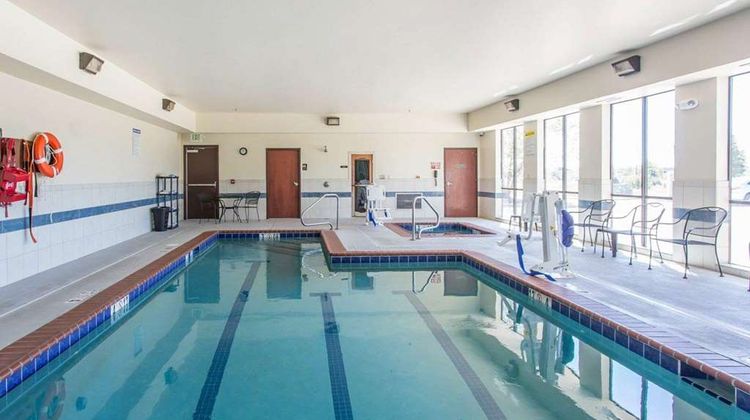 Comfort Inn & Suites Pool