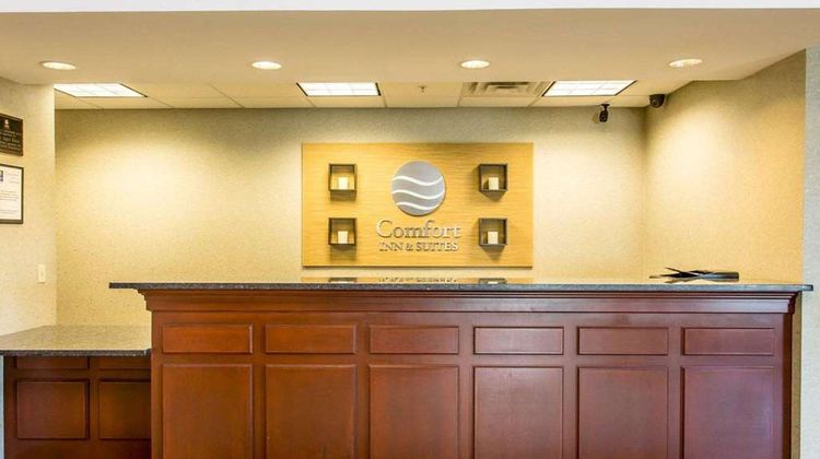 Comfort Inn & Suites Exterior