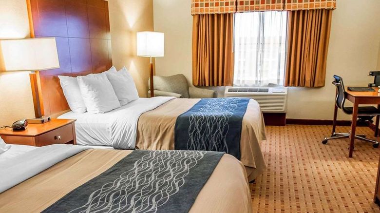 <b>Comfort Inn & Suites Room</b>. Images powered by <a href="https://iceportal.shijigroup.com/" title="IcePortal" target="_blank">IcePortal</a>.