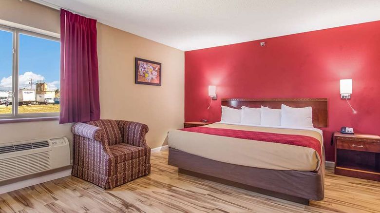 <b>Econo Lodge Shelbyville Room</b>. Images powered by <a href="https://iceportal.shijigroup.com/" title="IcePortal" target="_blank">IcePortal</a>.