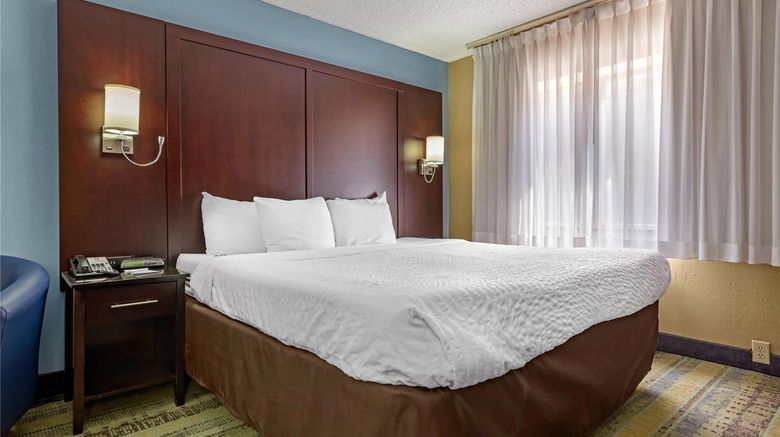 <b>Clarion Hotel Suite</b>. Images powered by <a href="https://iceportal.shijigroup.com/" title="IcePortal" target="_blank">IcePortal</a>.
