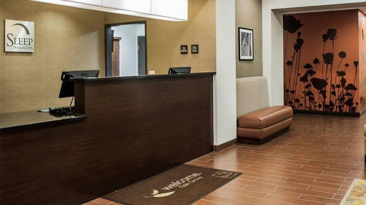 Sleep Inn and Suites Fort Campbell Lobby