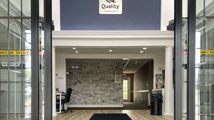 Quality Inn Lobby