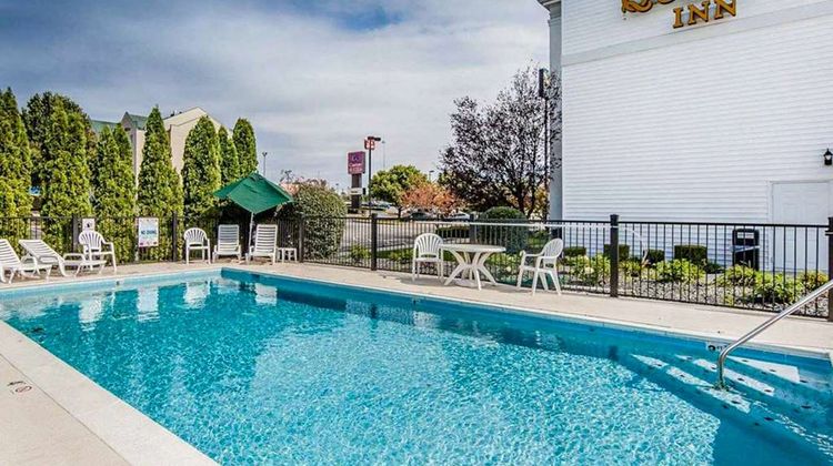 Quality Inn Pool