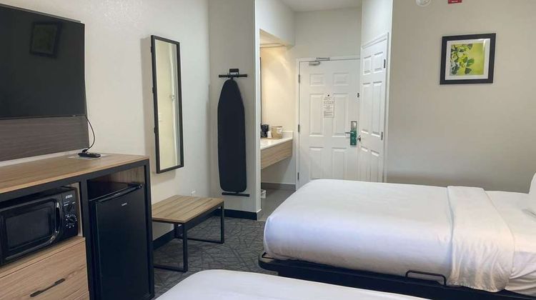 Quality Inn Room