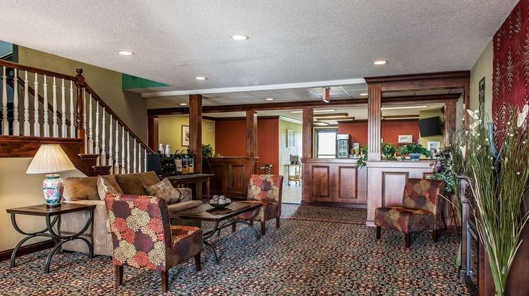 Quality Inn & Suites Lobby