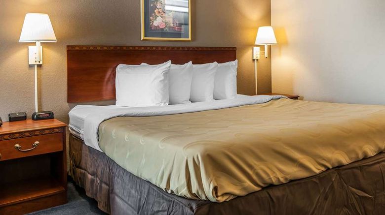 <b>Quality Inn & Suites Room</b>. Images powered by <a href="https://iceportal.shijigroup.com/" title="IcePortal" target="_blank">IcePortal</a>.