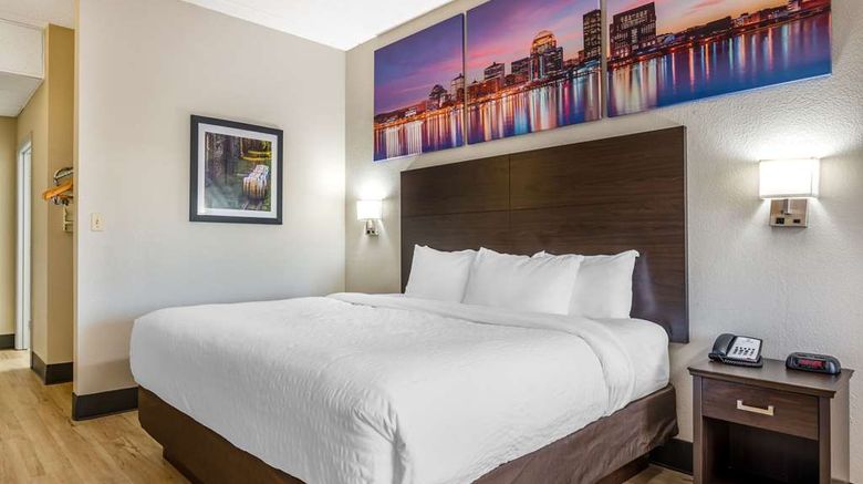 <b>Clarion Pointe Louisville East Room</b>. Images powered by <a href="https://iceportal.shijigroup.com/" title="IcePortal" target="_blank">IcePortal</a>.