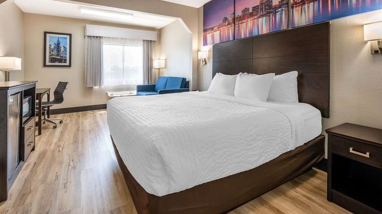 <b>Clarion Pointe Louisville East Room</b>. Images powered by <a href="https://iceportal.shijigroup.com/" title="IcePortal" target="_blank">IcePortal</a>.