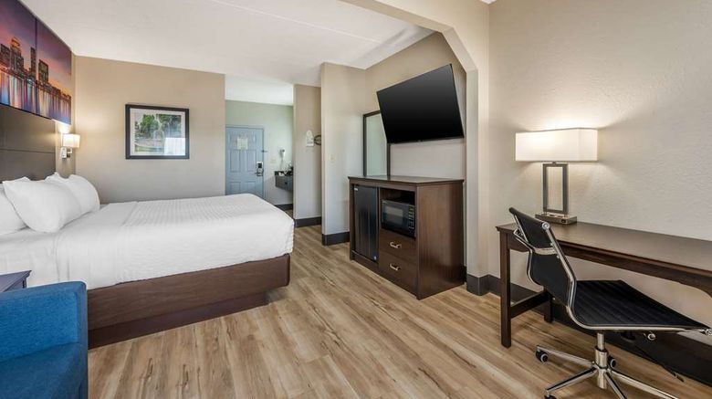 <b>Clarion Pointe Louisville East Room</b>. Images powered by <a href="https://iceportal.shijigroup.com/" title="IcePortal" target="_blank">IcePortal</a>.