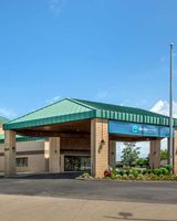 Clarion Pointe Louisville East