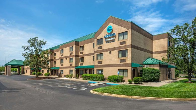 <b>Clarion Pointe Louisville East Exterior</b>. Images powered by <a href="https://iceportal.shijigroup.com/" title="IcePortal" target="_blank">IcePortal</a>.