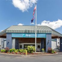 Clarion Pointe Louisville East