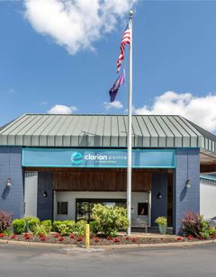 Clarion Pointe Louisville East