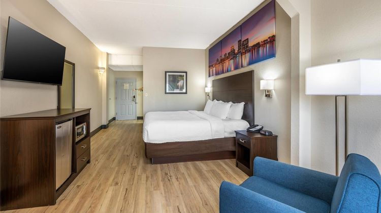Clarion Pointe Louisville East Room