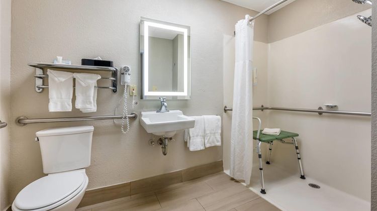 Clarion Pointe Louisville East Room