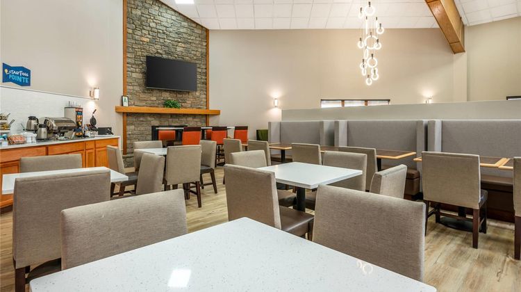 Clarion Pointe Louisville East Restaurant