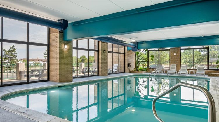 Clarion Pointe Louisville East Pool