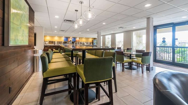<b>Comfort Inn & Suites Lexington Restaurant</b>. Images powered by <a href="https://iceportal.shijigroup.com/" title="IcePortal" target="_blank">IcePortal</a>.