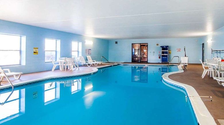 <b>Quality Inn Maysville Pool</b>. Images powered by <a href="https://iceportal.shijigroup.com/" title="IcePortal" target="_blank">IcePortal</a>.