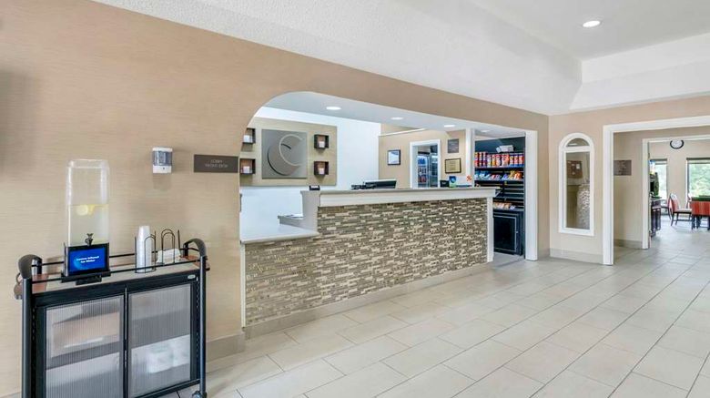 <b>Comfort Inn and Suites La Grange Lobby</b>. Images powered by <a href="https://iceportal.shijigroup.com/" title="IcePortal" target="_blank">IcePortal</a>.