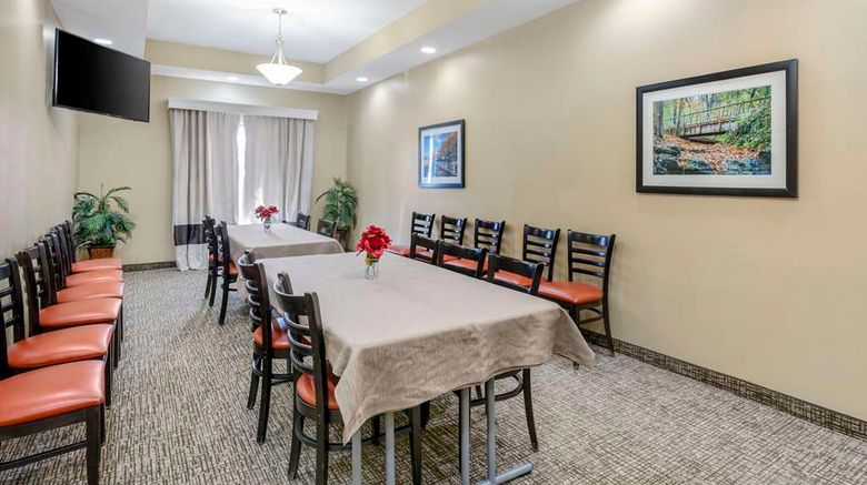 <b>Comfort Inn and Suites La Grange Meeting</b>. Images powered by <a href="https://iceportal.shijigroup.com/" title="IcePortal" target="_blank">IcePortal</a>.