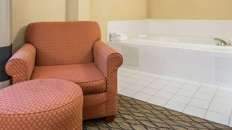 <b>Comfort Inn Winchester Room</b>. Images powered by <a href="https://iceportal.shijigroup.com/" title="IcePortal" target="_blank">IcePortal</a>.