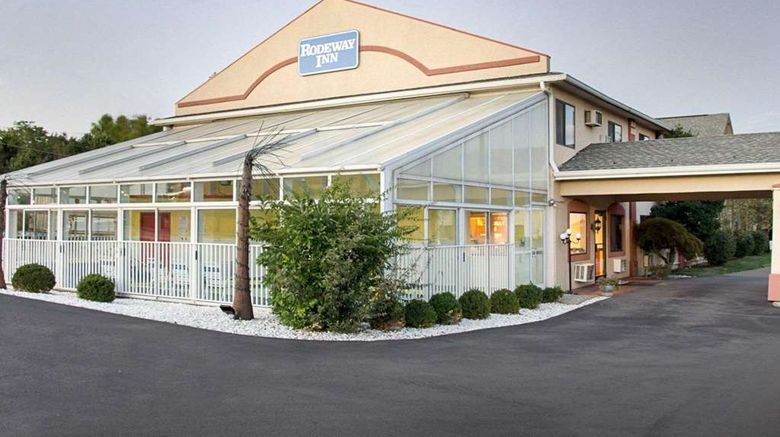 <b>Rodeway Inn Florence Exterior</b>. Images powered by <a href="https://iceportal.shijigroup.com/" title="IcePortal" target="_blank">IcePortal</a>.