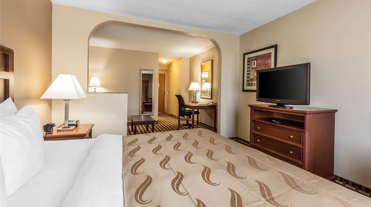 Quality Suites Paducah Suite