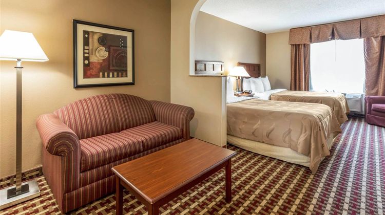 Quality Suites Paducah Suite
