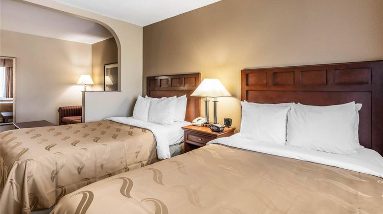 Quality Suites Paducah Suite