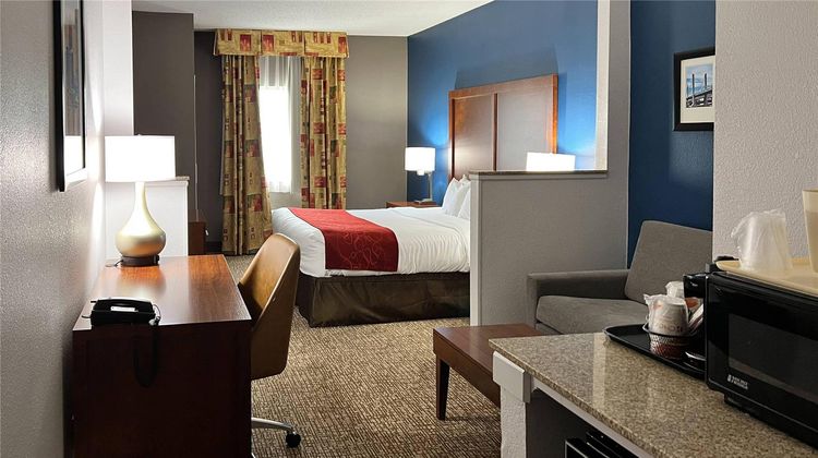 Comfort Suites Suite