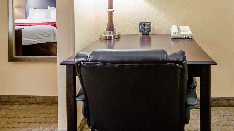 Comfort Suites Room