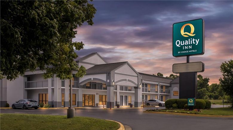 <b>Quality Inn Ft Campbell Exterior</b>. Images powered by <a href="https://iceportal.shijigroup.com/" title="IcePortal" target="_blank">IcePortal</a>.