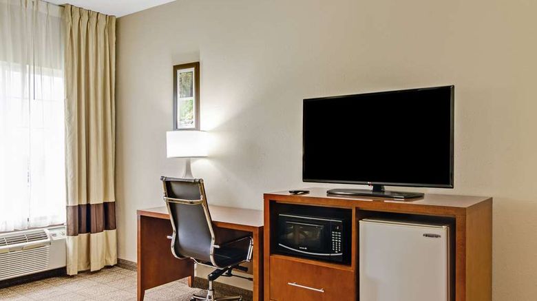 <b>Comfort Inn Henderson - Evansville South Suite</b>. Images powered by <a href="https://iceportal.shijigroup.com/" title="IcePortal" target="_blank">IcePortal</a>.