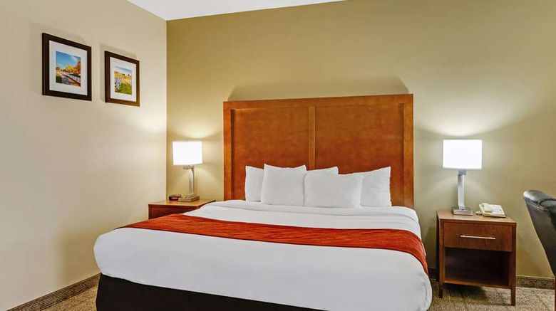 <b>Comfort Inn Henderson - Evansville South Suite</b>. Images powered by <a href="https://iceportal.shijigroup.com/" title="IcePortal" target="_blank">IcePortal</a>.