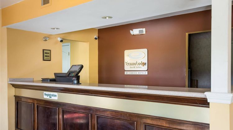 Econo Lodge Lobby