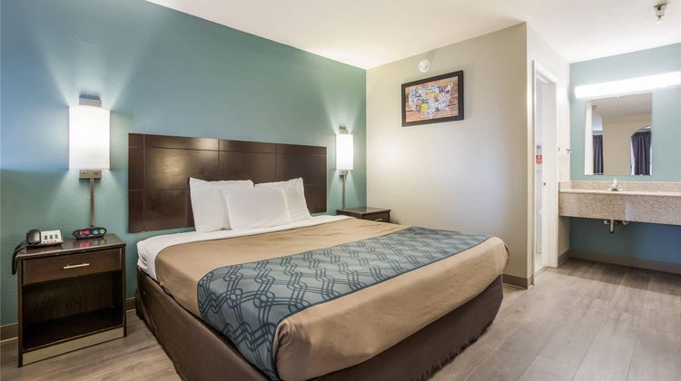 Econo Lodge Room