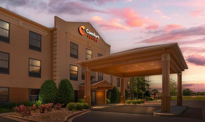 Comfort Suites Exterior