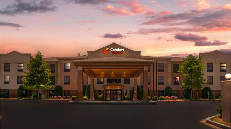 <b>Comfort Suites Exterior</b>. Images powered by <a href="https://iceportal.shijigroup.com/" title="IcePortal" target="_blank">IcePortal</a>.