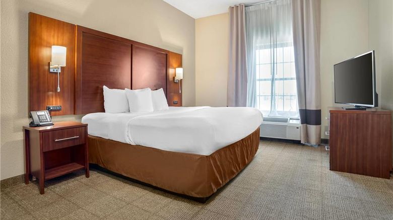 <b>Comfort Suites Suite</b>. Images powered by <a href="https://iceportal.shijigroup.com/" title="IcePortal" target="_blank">IcePortal</a>.
