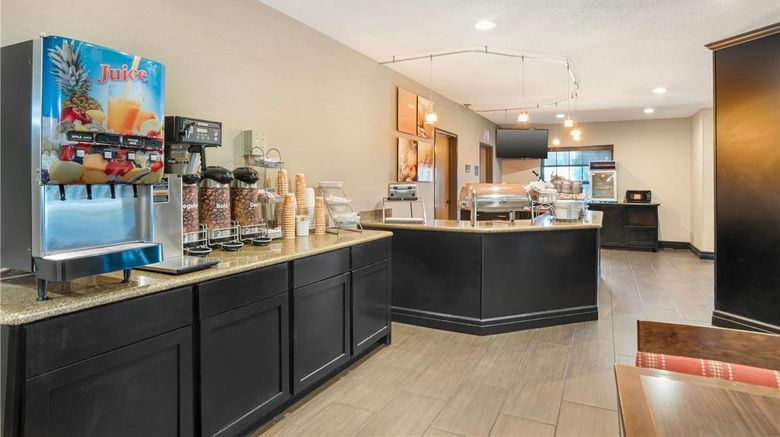 <b>Comfort Suites Restaurant</b>. Images powered by <a href="https://iceportal.shijigroup.com/" title="IcePortal" target="_blank">IcePortal</a>.