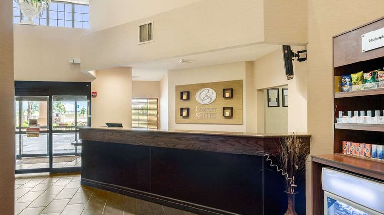 <b>Comfort Suites Lobby</b>. Images powered by <a href="https://iceportal.shijigroup.com/" title="IcePortal" target="_blank">IcePortal</a>.
