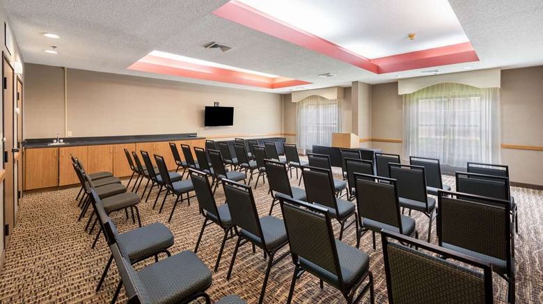 <b>Comfort Suites Meeting</b>. Images powered by <a href="https://iceportal.shijigroup.com/" title="IcePortal" target="_blank">IcePortal</a>.