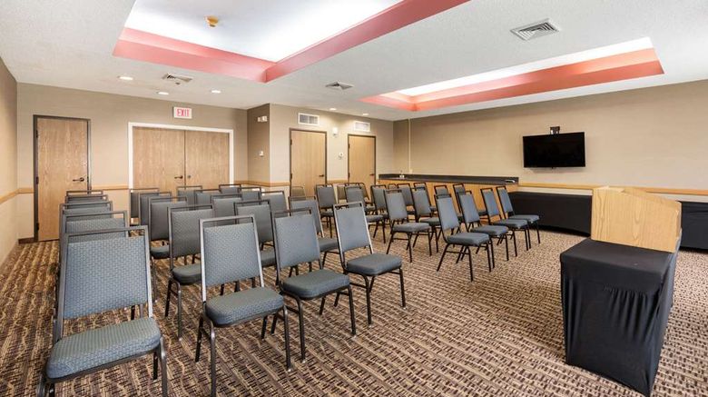 <b>Comfort Suites Meeting</b>. Images powered by <a href="https://iceportal.shijigroup.com/" title="IcePortal" target="_blank">IcePortal</a>.